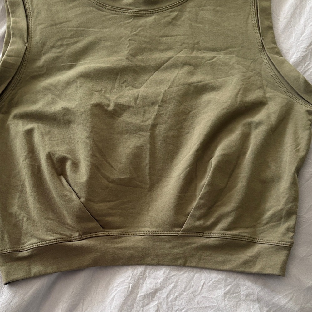 Olive Green Cropped Tank Top — Sleeveless Ribbed Hem